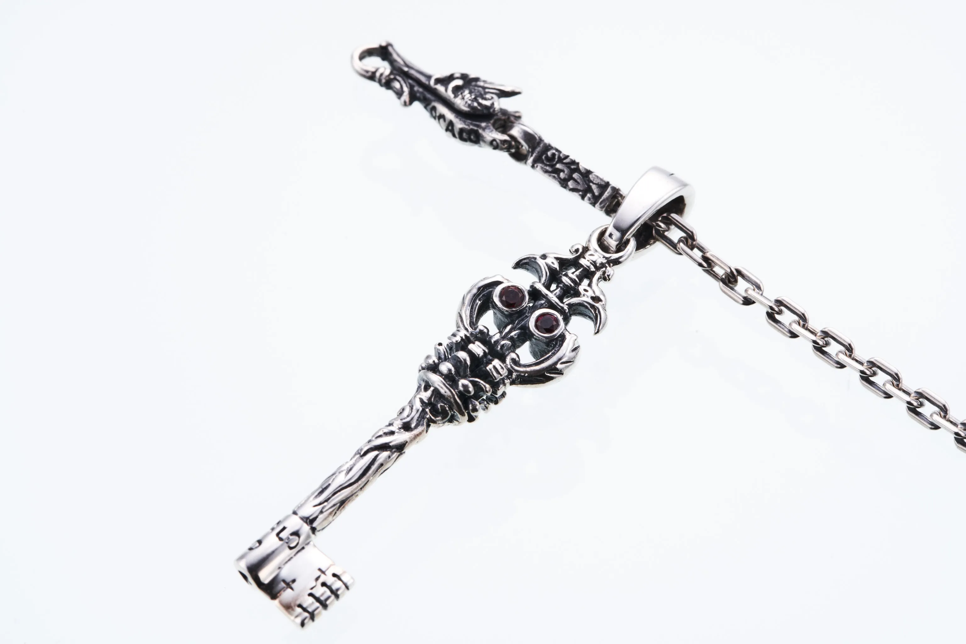 Antique Key : Type2 (S) (Garnet & Sapphire)