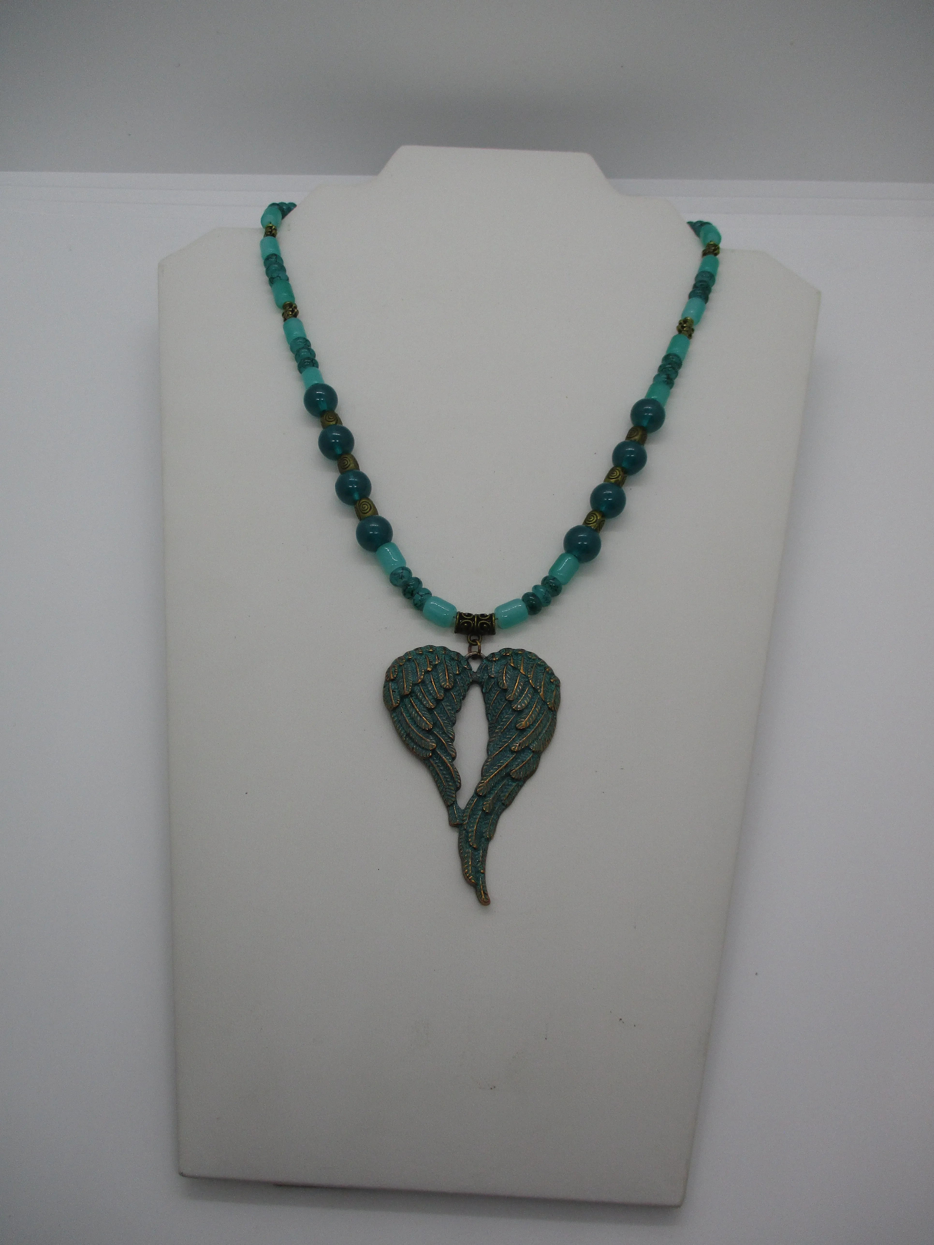Jade Green Glass Beads Bronze Beads Bronze Jade Angel Wings Pendant Necklace (N1358)