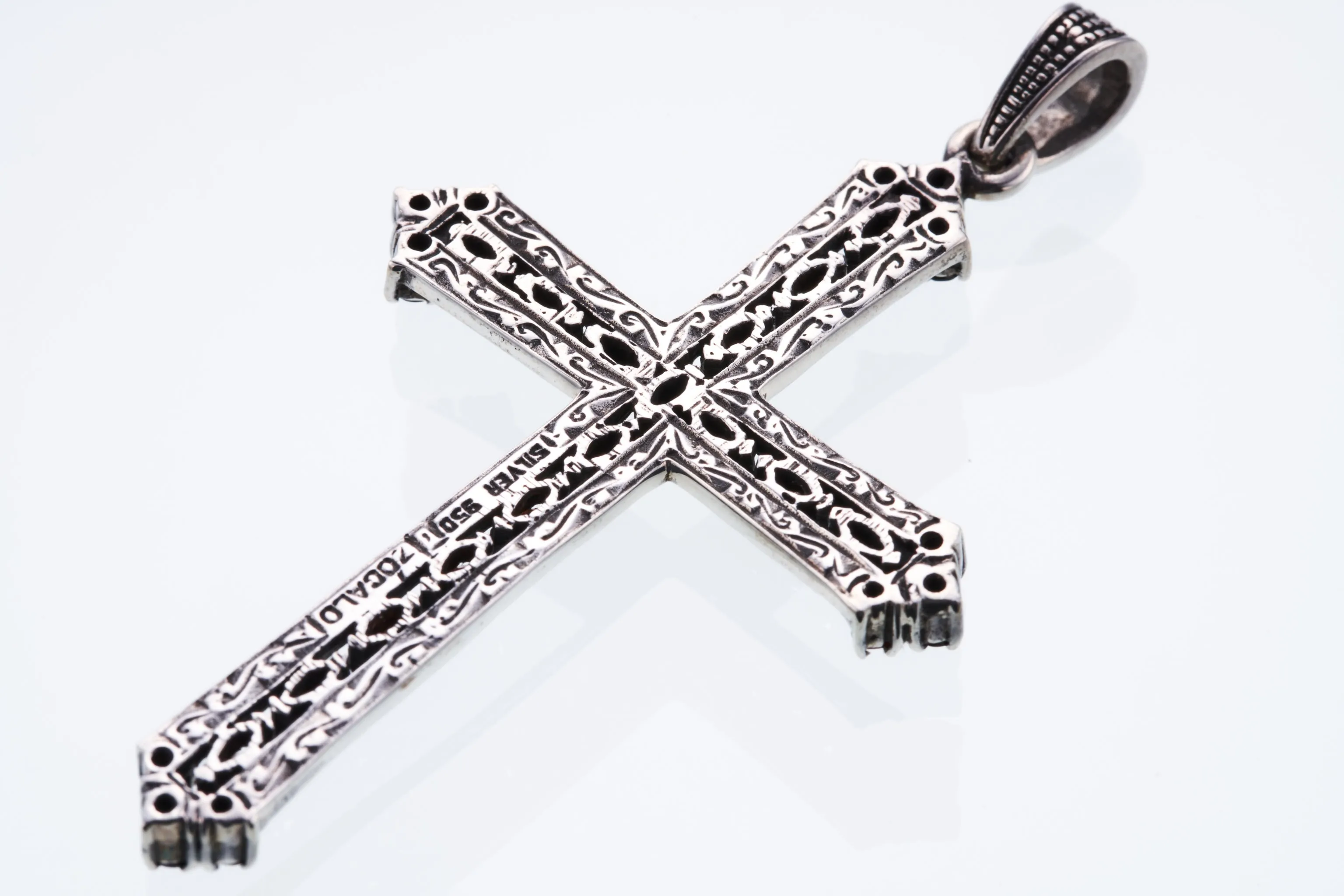 Marcasite Cross Pendant : M (Garnet)