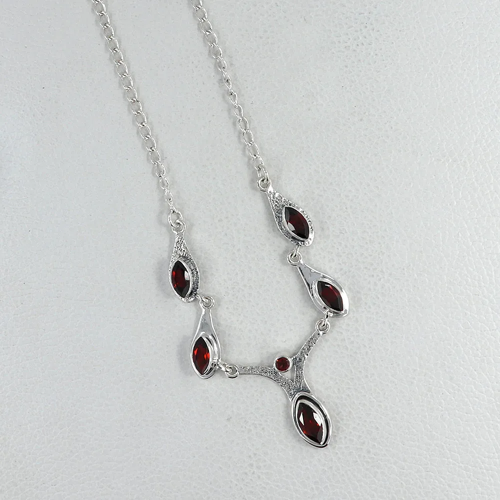 Natural Garnet Delightful Jewelry Necklace in Sterling Silver