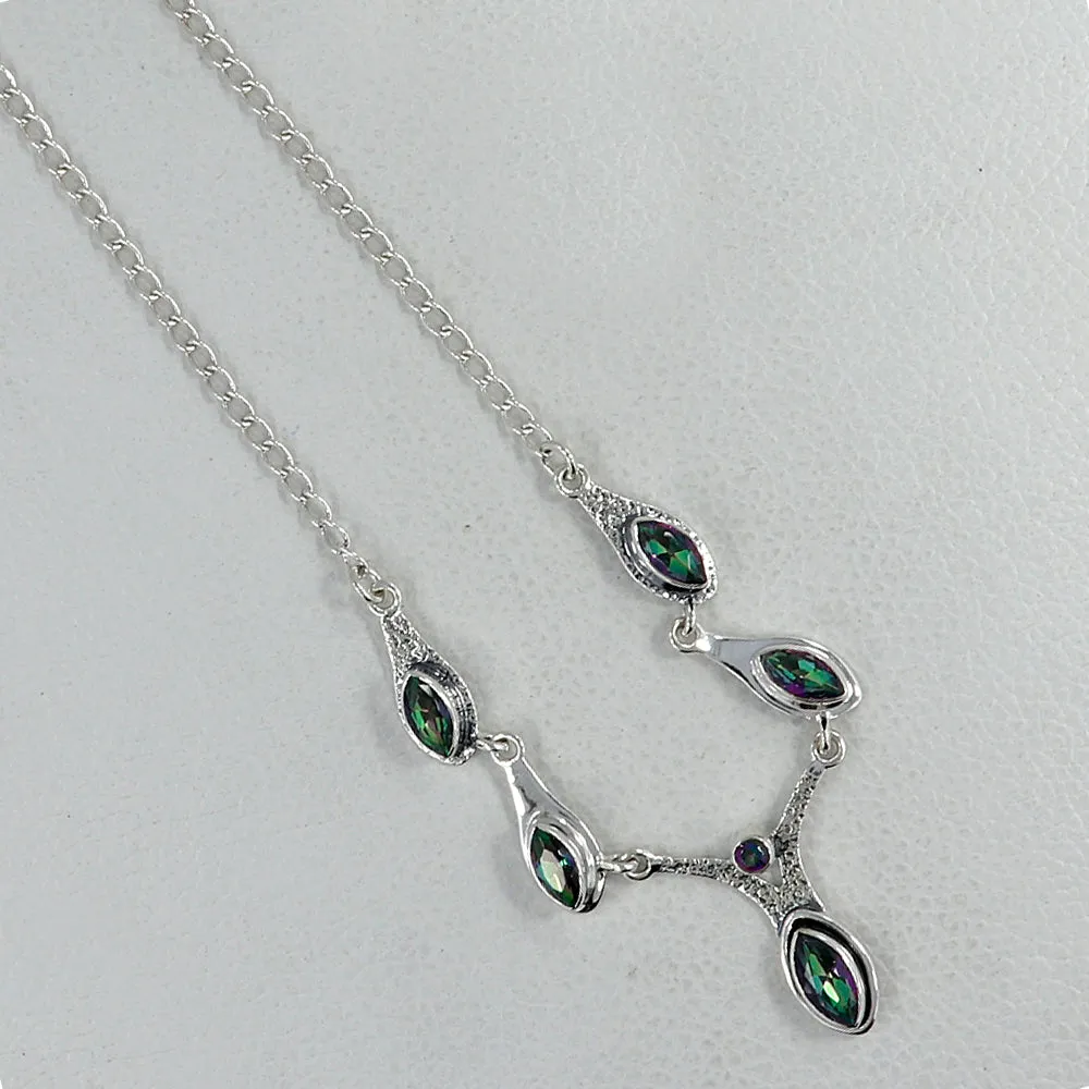 Natural Garnet Delightful Jewelry Necklace in Sterling Silver
