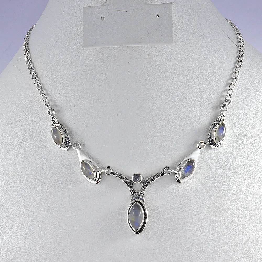 Natural Garnet Delightful Jewelry Necklace in Sterling Silver