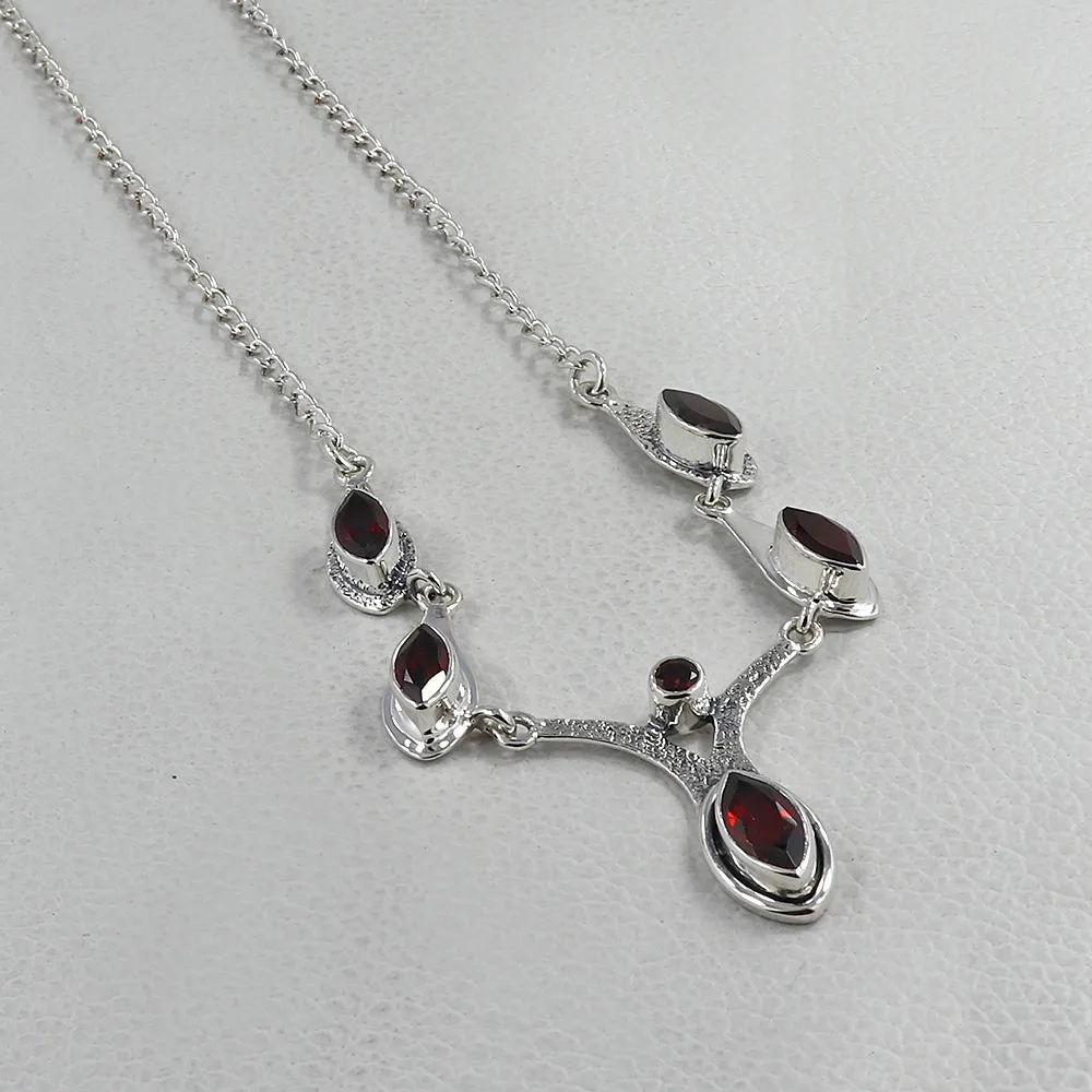 Natural Garnet Delightful Jewelry Necklace in Sterling Silver