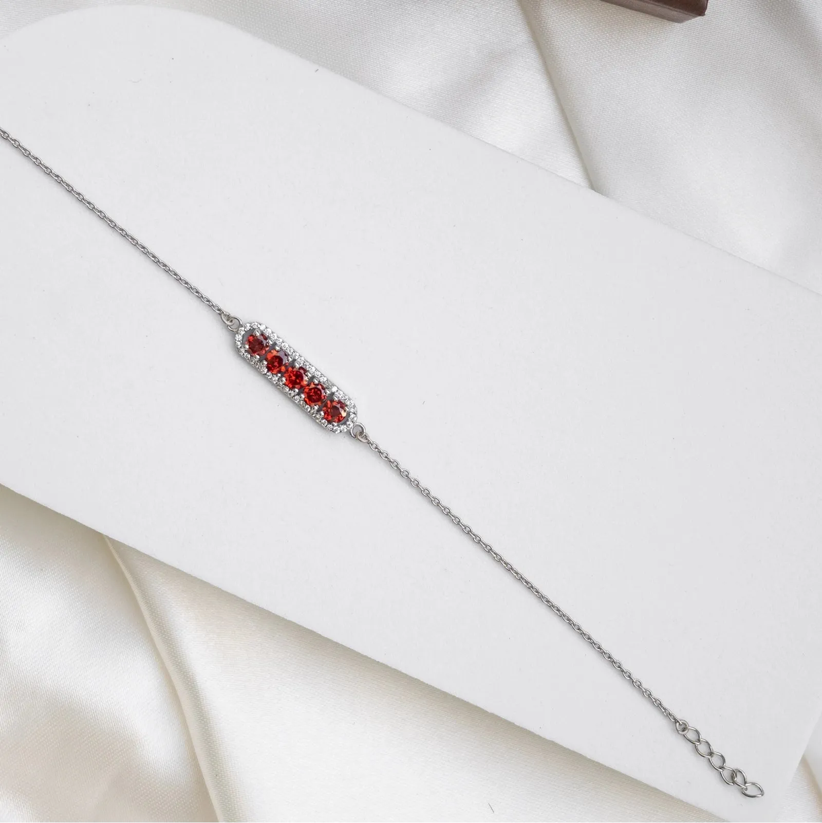 Unfading Tie Garnet Bracelet