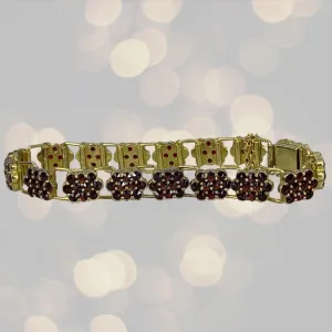 Vintage 1940s Garnet Bracelet in a Yellow Gold Setting with 17  Carat Total Weight.