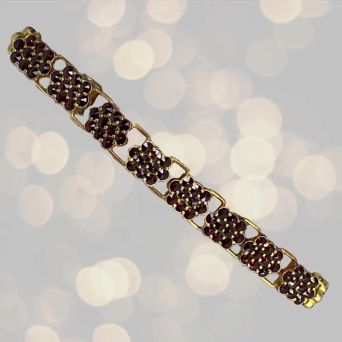 Vintage 1940s Garnet Bracelet in a Yellow Gold Setting with 17  Carat Total Weight.