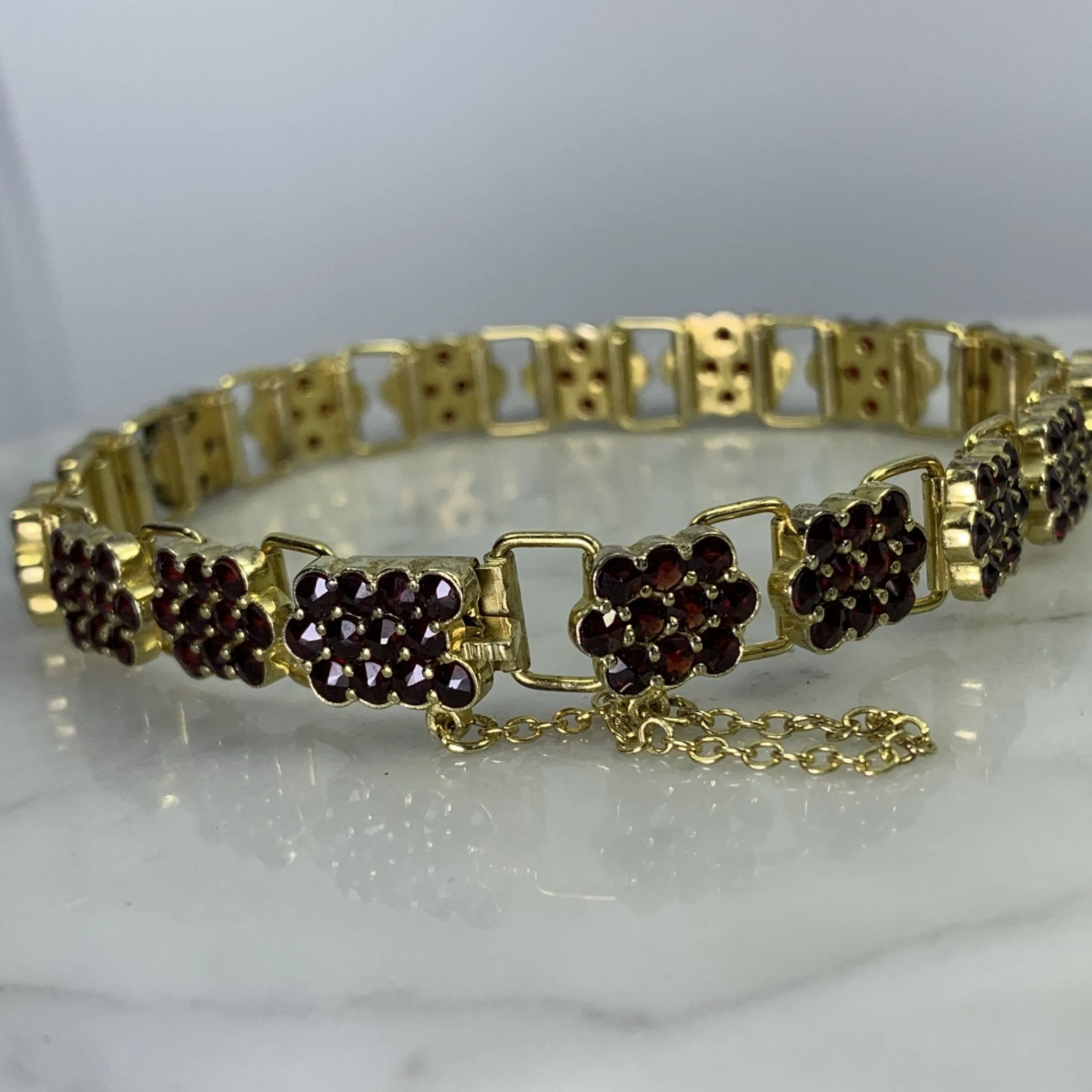 Vintage 1940s Garnet Bracelet in a Yellow Gold Setting with 17  Carat Total Weight.